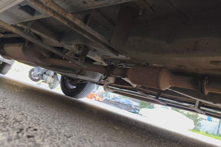 Used BYD S6 2011 2.0L Manual Luxury Version Chassis Front Right