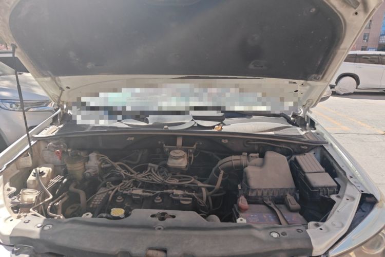 Used BYD S6 2011 2.0L Manual Luxury Version Engine Bay