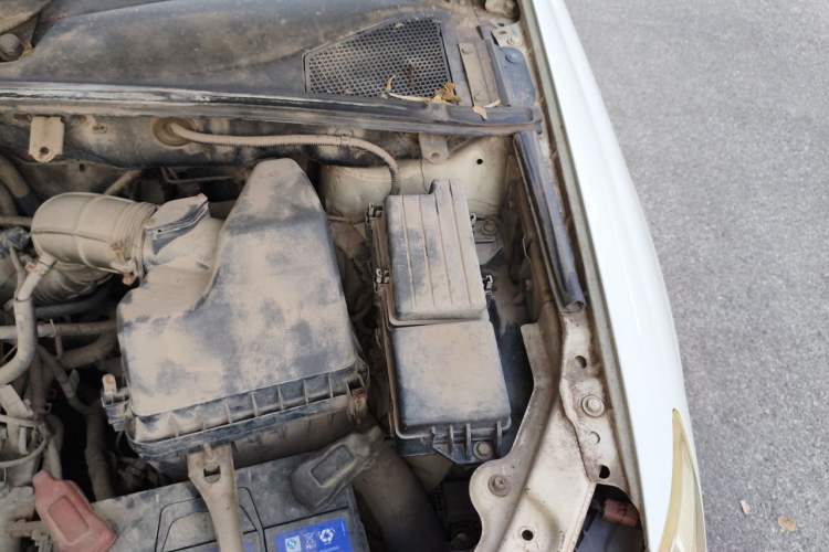 Used BYD S6 2011 2.0L Manual Luxury Version Engine Bay Left