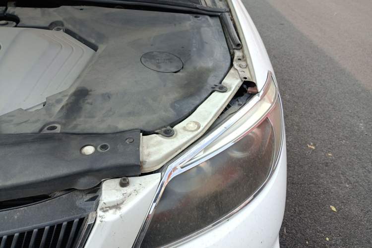 Used BYD S6 2011 2.0L Manual Luxury Version Engine Bay Left