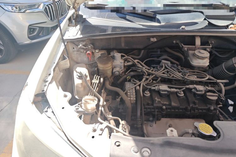 Used BYD S6 2011 2.0L Manual Luxury Version Engine Bay Right