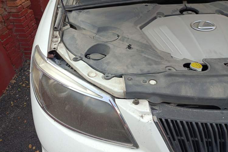 Used BYD S6 2011 2.0L Manual Luxury Version Engine Bay Right