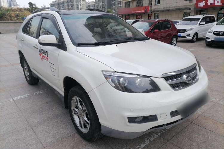 Used BYD S6 2011 2.4L Automatic Luxury Edition Front Right 45 Deg