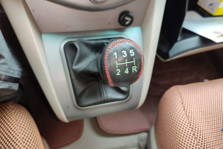 Used BYD S6 2011 2.0L Manual Luxury Version Gear Lever