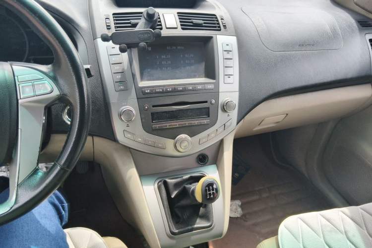 Used BYD S6 2011 2.0L Manual Luxury Version Gear Lever