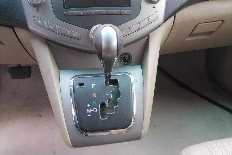 Used BYD S6 2011 2.4L Automatic Luxury Edition Gear Lever