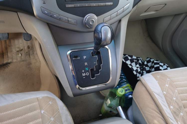 Used BYD S6 2011 2.4L Automatic Luxury Edition Gear Lever