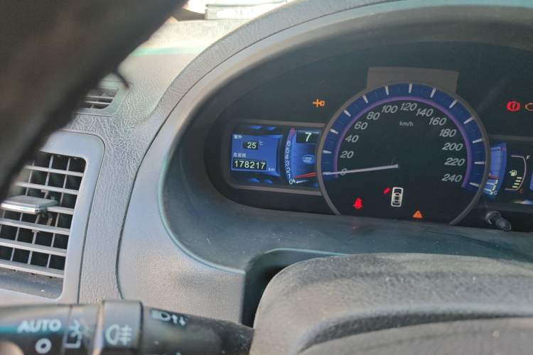 Used BYD S6 2011 2.0L Manual Luxury Version Odometer Close Up