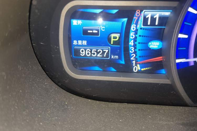 Used BYD S6 2011 2.4L Automatic Luxury Edition Odometer Close Up