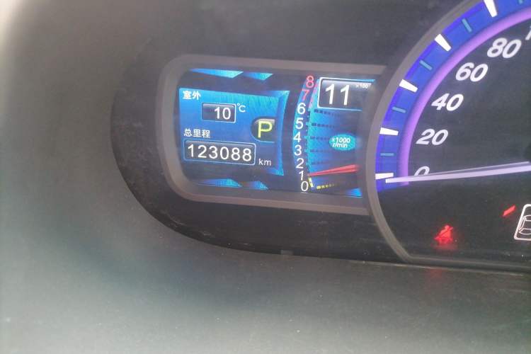 Used BYD S6 2011 2.4L Automatic Luxury Edition Odometer Close Up