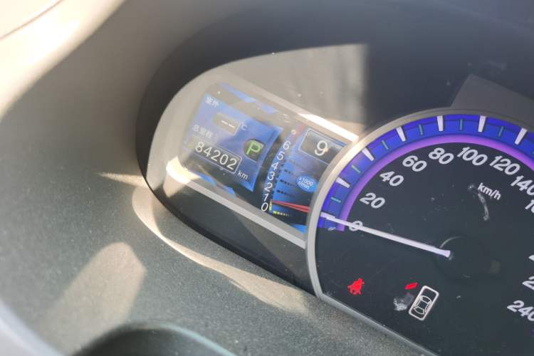 Used BYD S6 2011 2.4L Automatic Luxury Edition Odometer Close Up