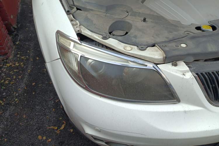 Used BYD S6 2011 2.0L Manual Luxury Version Right Front Headlight