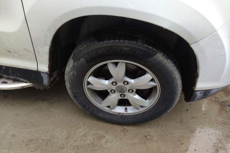 Used BYD S6 2011 2.0L Manual Luxury Version Right Front Wheel Hub