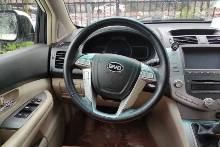 Used BYD S6 2011 2.0L Manual Luxury Version Steering Wheel