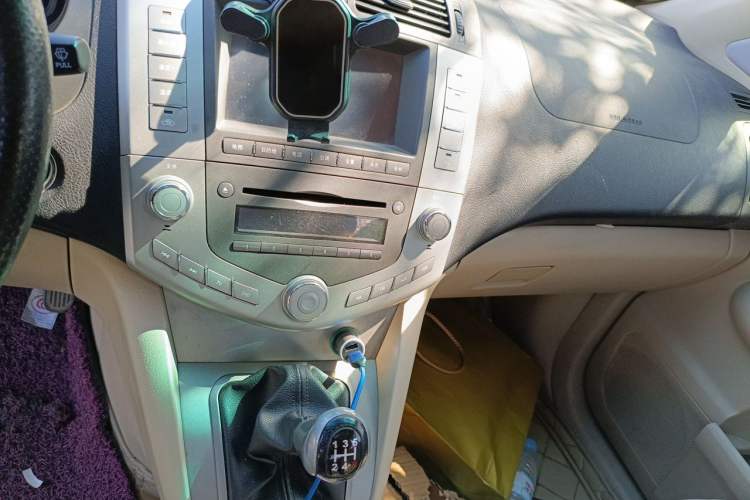 Used BYD S6 2012 2.0L Manual Luxury Version Audio And AC Panel