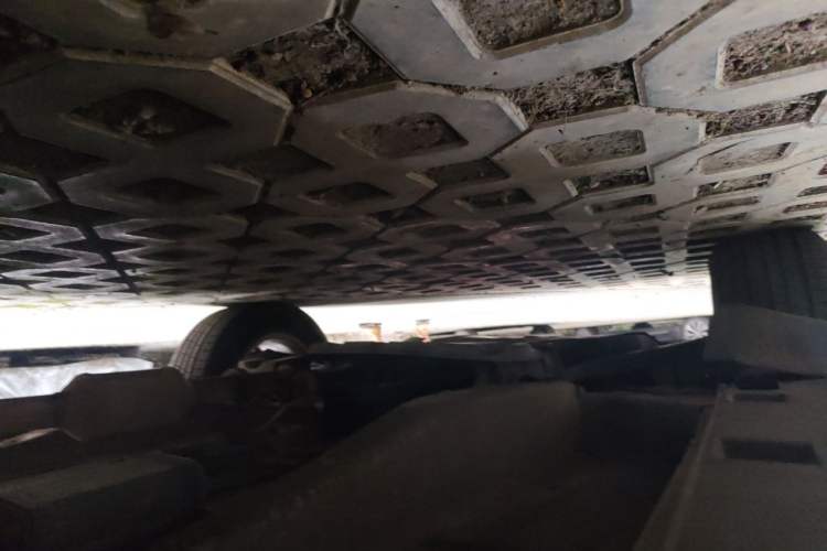 Used BYD S6 2012 2.0L Manual Luxury Version Chassis Front Left