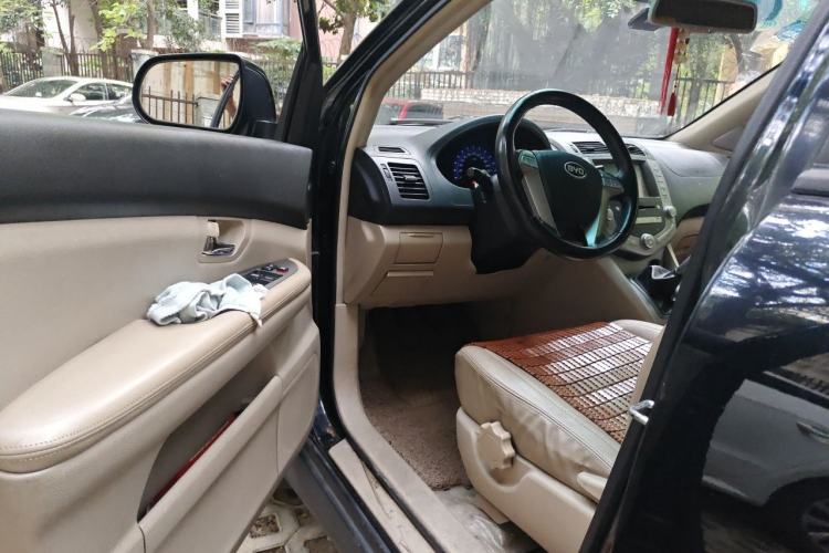 Used BYD S6 2012 2.0L Manual Luxury Version Driver Seat