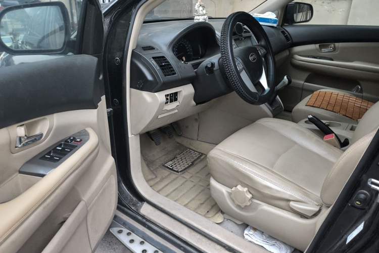 Used BYD S6 2012 2.0L Manual Luxury Version Driver Seat