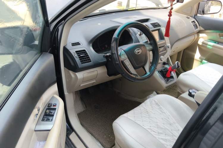 Used BYD S6 2012 2.0L Manual Luxury Version Driver Seat