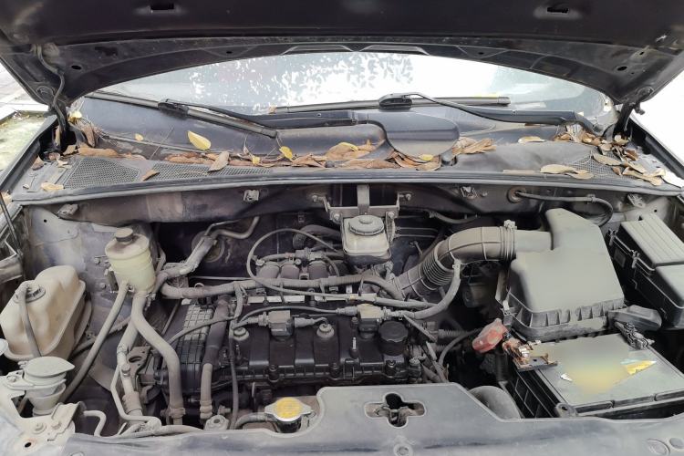 Used BYD S6 2012 2.0L Manual Luxury Version Engine Bay