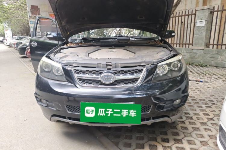 Used BYD S6 2012 2.0L Manual Luxury Version Engine Bay