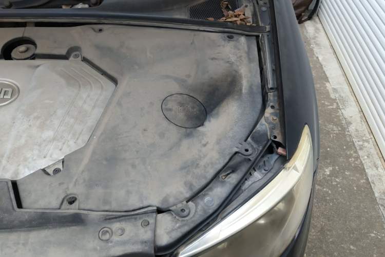 Used BYD S6 2012 2.0L Manual Luxury Version Engine Bay Left