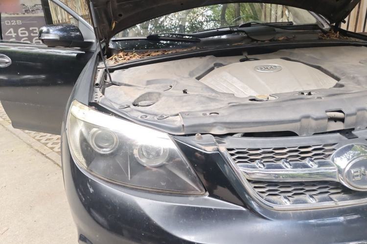Used BYD S6 2012 2.0L Manual Luxury Version Engine Bay Right