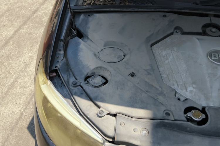 Used BYD S6 2012 2.0L Manual Luxury Version Engine Bay Right