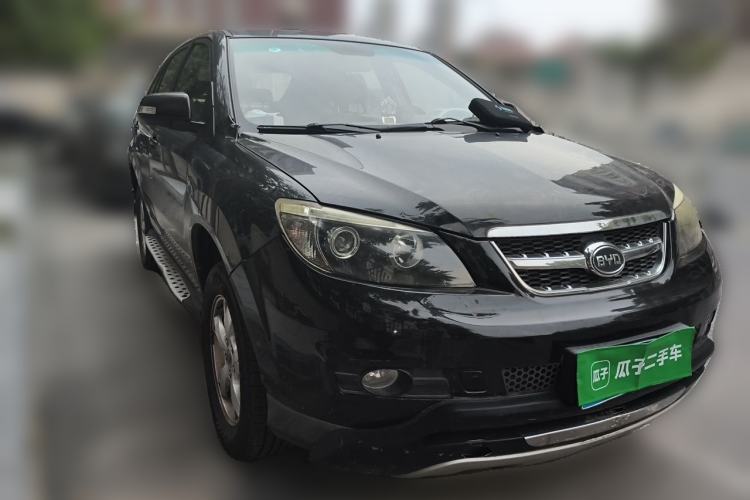Used BYD S6 2012 2.0L Manual Luxury Version Front Right 45 Deg