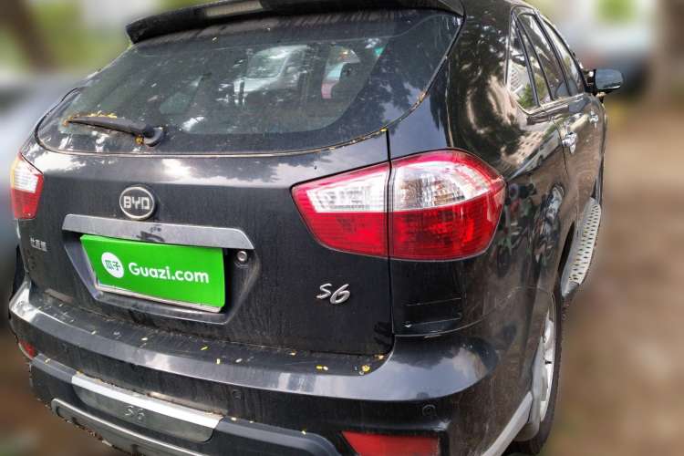 Used BYD S6 2012 2.0L Manual Luxury Version Rear