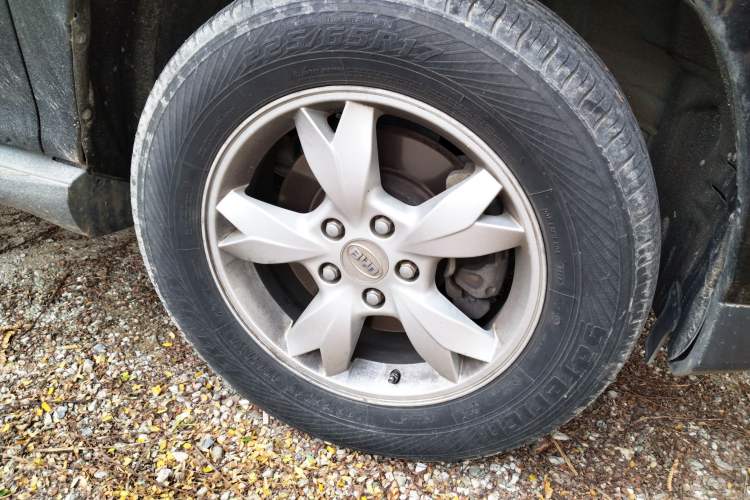 Used BYD S6 2012 2.0L Manual Luxury Version Right Front Wheel Hub