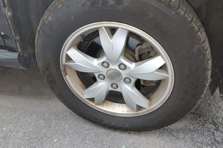 Used BYD S6 2012 2.0L Manual Luxury Version Right Front Wheel Hub