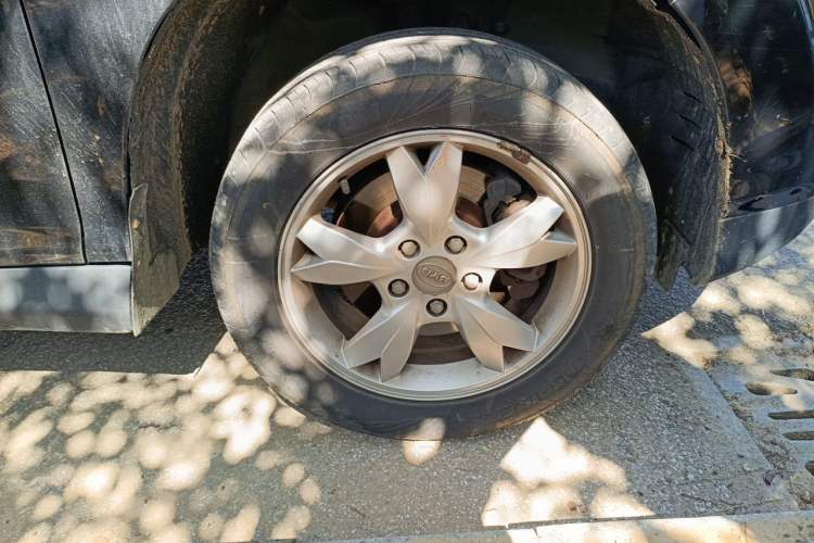 Used BYD S6 2012 2.0L Manual Luxury Version Right Front Wheel Hub