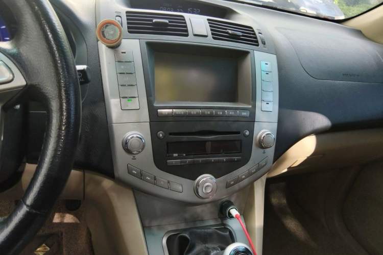 Used BYD S6 2012 2.0L Manual Luxury Version Audio And AC Panel