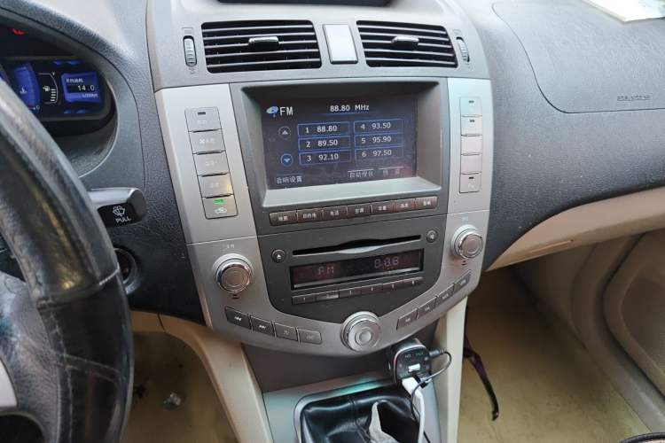 Used BYD S6 2012 2.0L Manual Luxury Version Audio And AC Panel