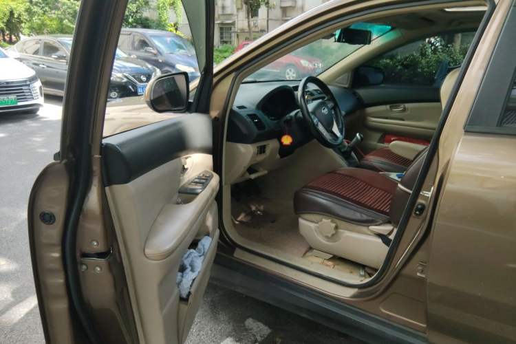 Used BYD S6 2012 2.0L Manual Luxury Version Driver Seat