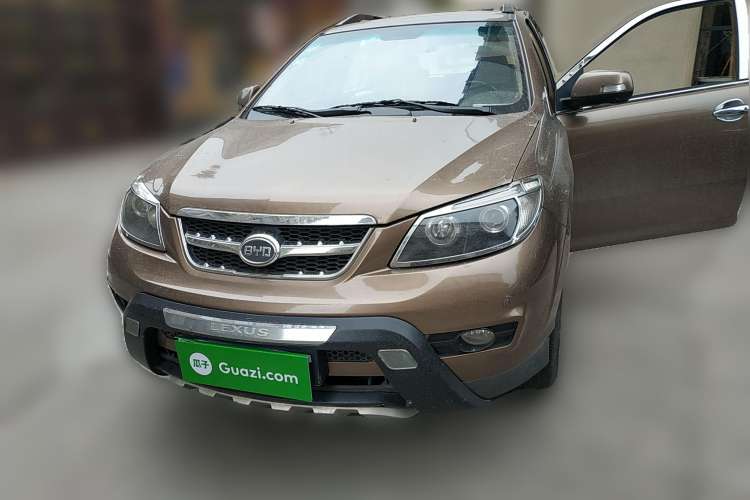 Used BYD S6 2012 2.0L Manual Luxury Version Front