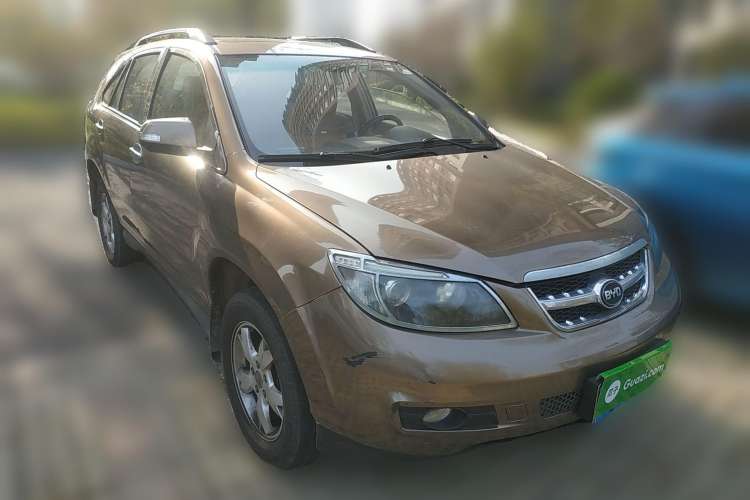 Used BYD S6 2012 2.4L Automatic Luxury Edition Front Right 45 Deg