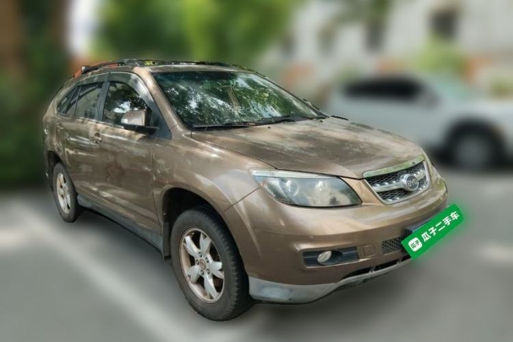 Used BYD S6 2012 2.0L Manual Luxury Version Front Right 45 Deg