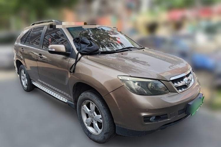 Used BYD S6 2012 2.0L Manual Luxury Version Front Right 45 Deg