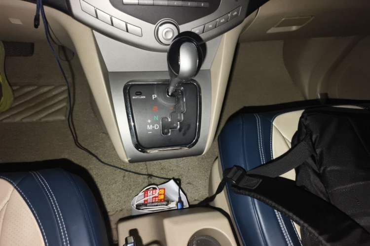 Used BYD S6 2012 2.4L Automatic Luxury Edition Gear Lever
