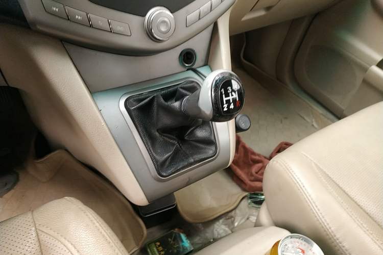 Used BYD S6 2012 2.0L Manual Luxury Version Gear Lever