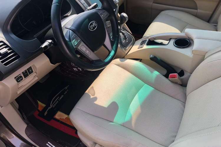 Used BYD S6 2012 2.4L Automatic Luxury Edition Interior 1