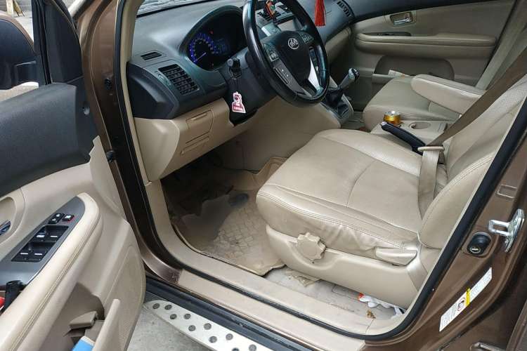 Used BYD S6 2012 2.0L Manual Luxury Version Left Front Seat