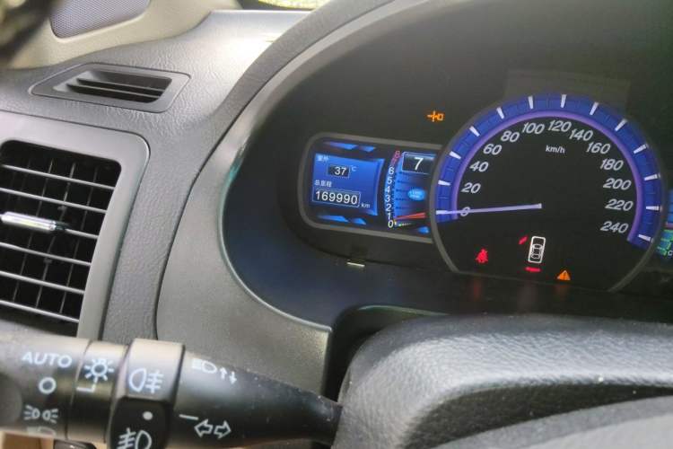 Used BYD S6 2012 2.0L Manual Luxury Version Odometer Close Up