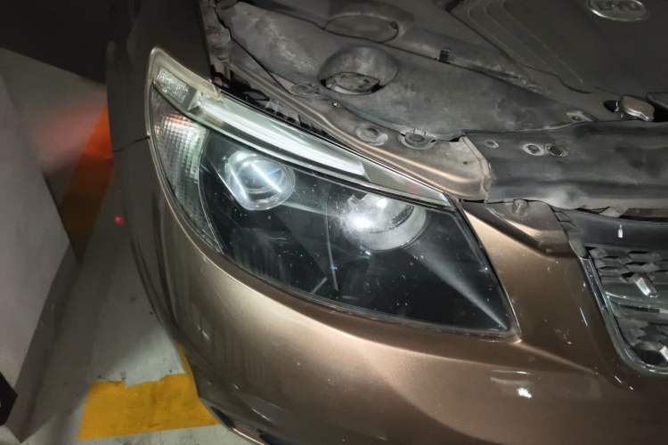 Used BYD S6 2012 2.4L Automatic Luxury Edition Right Front Headlight