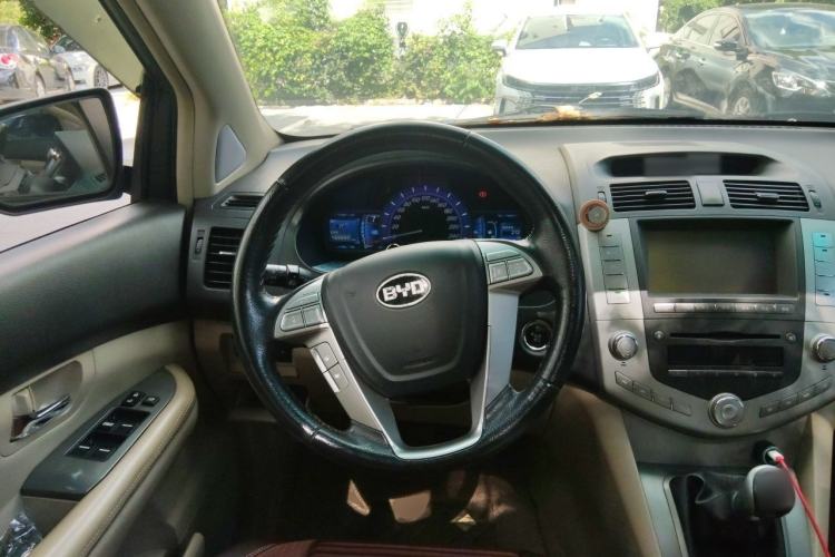 Used BYD S6 2012 2.0L Manual Luxury Version Steering Wheel