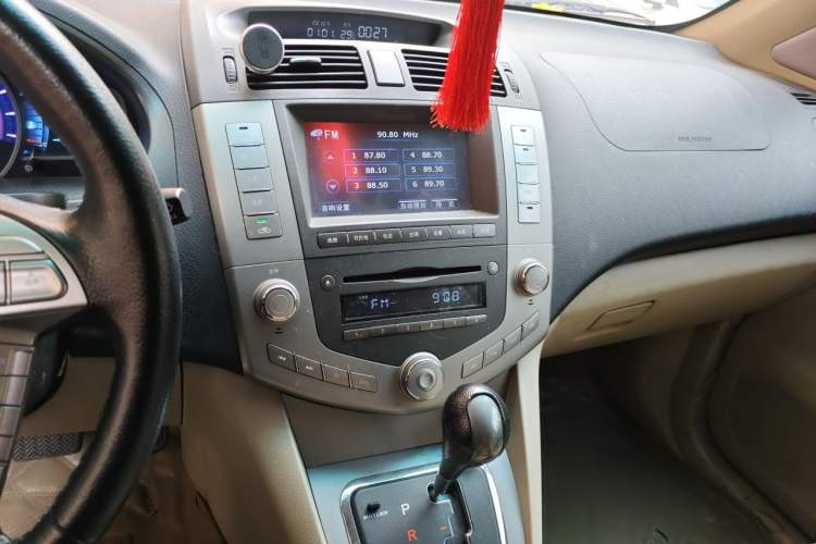 Used BYD S6 2012 2.4L Automatic Luxury Edition Audio And AC Panel