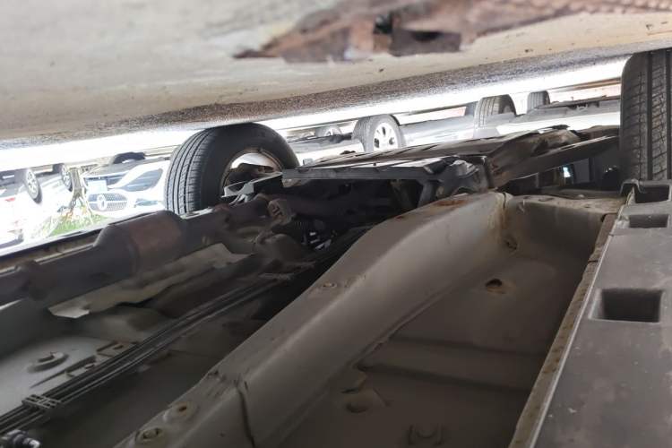 Used BYD S6 2012 2.4L Automatic Luxury Edition Chassis Front Left