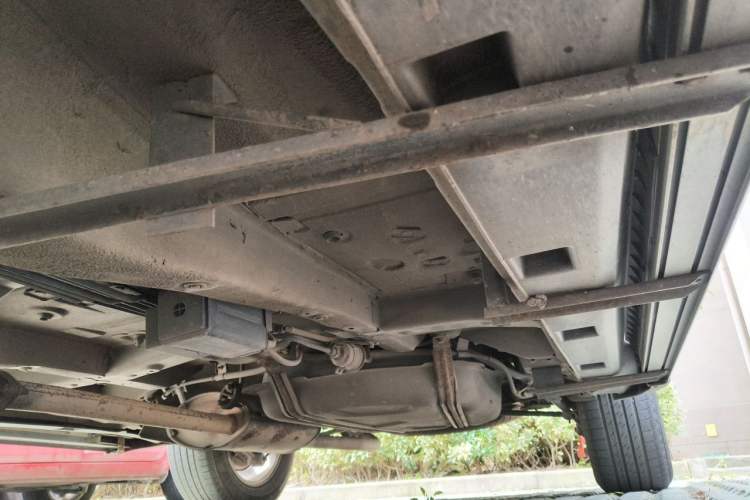 Used BYD S6 2012 2.4L Automatic Luxury Edition Chassis Front Left